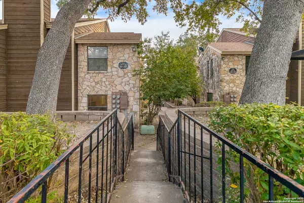 11520 Huebner UNIT 201, San Antonio, TX 78230