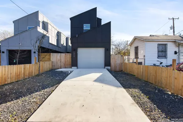 1906 E Crockett, San Antonio, TX 78202