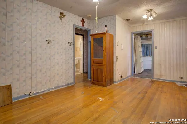 San Antonio, TX 78228,586 Overhill