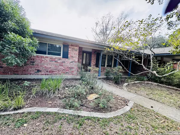 Floresville, TX 78114,1705 Hickory