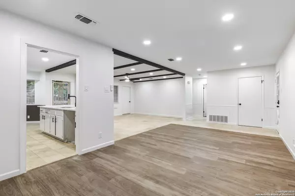 Universal City, TX 78148,310 Quivira