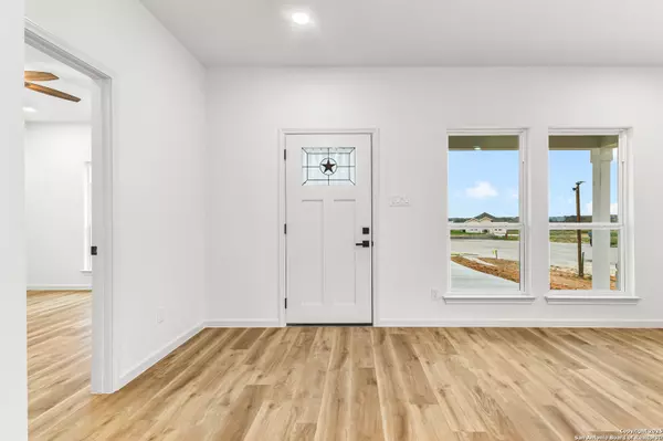 La Vernia, TX 78121,140 Camino Verde