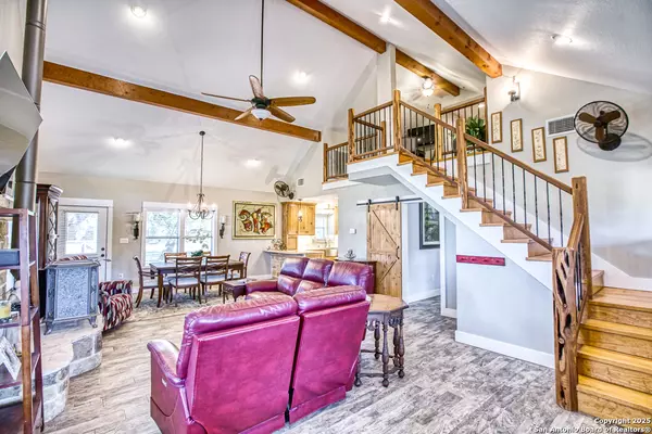 Utopia, TX 78884,255 Thunder Creek