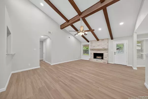 Universal City, TX 78148,210 sandhill