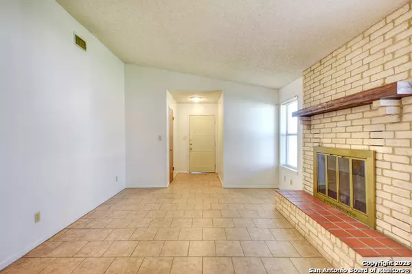 Kerrville, TX 78028,818 Lois St UNIT B