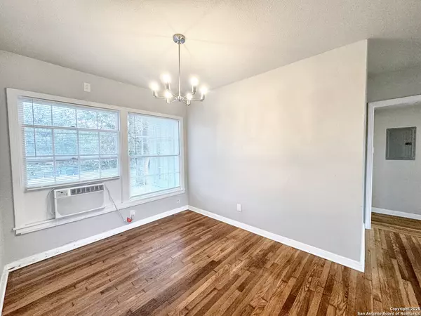 San Antonio, TX 78201,740 DONALDSON AVE UNIT B