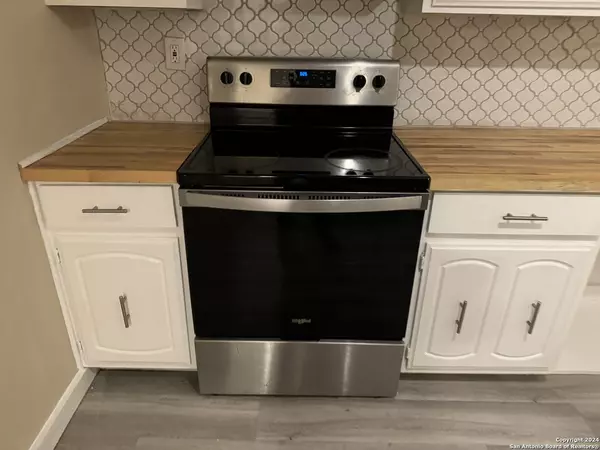 San Antonio, TX 78214,211 E Bonner