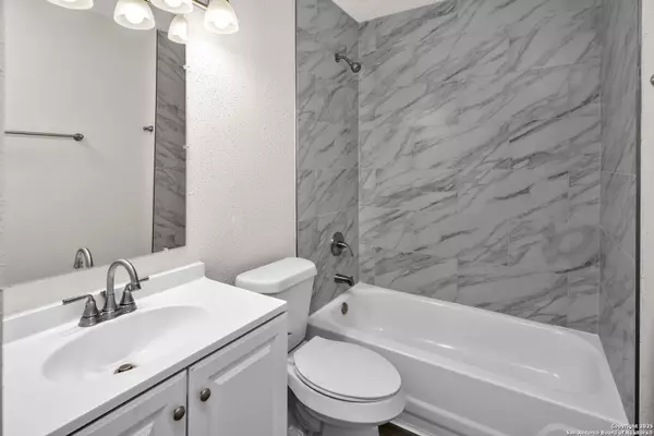 San Antonio, TX 78223,410 Regina