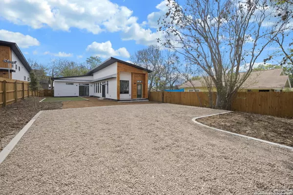 San Antonio, TX 78223-2080,118 STRATFORD CT