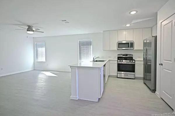 New Braunfels, TX 78130,1808 Stonechat