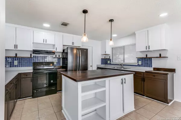 San Antonio, TX 78254,9914 Sandbrook Hill