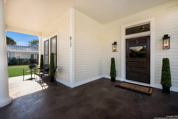 San Antonio, TX 78210,617 E Guenther