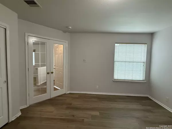 San Antonio, TX 78247,5335 stormy skies