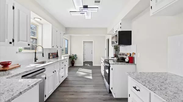 Marion, TX 78124,7974 Green Valley