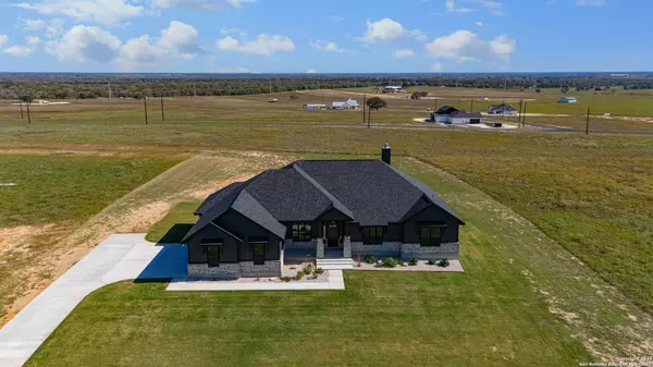 La Vernia, TX 78121,111 Sunset Dr