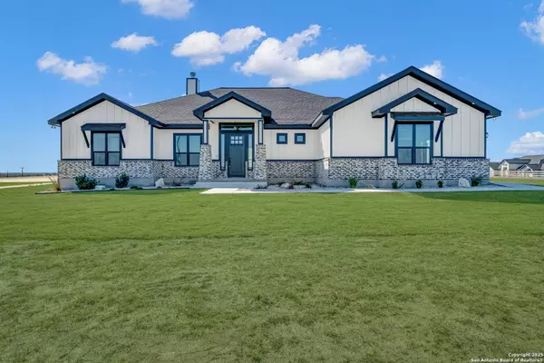 158 Estates Dr, La Vernia, TX 78121