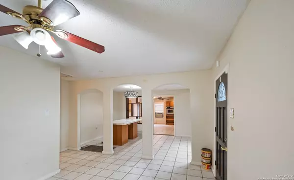 San Antonio, TX 78242,6238 Big Valley