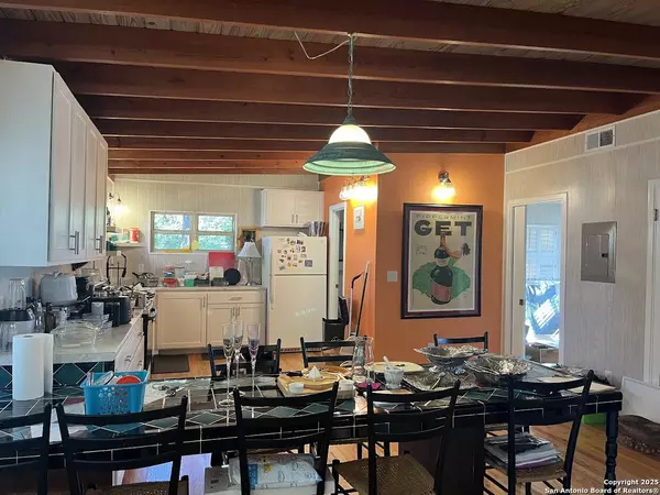 Canyon Lake, TX 78133,820 Hill Top