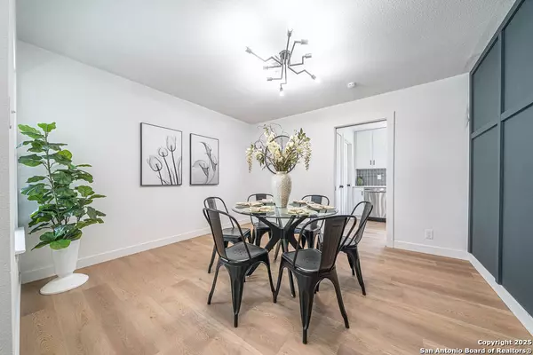 Live Oak, TX 78233,7817 Hollow Oak