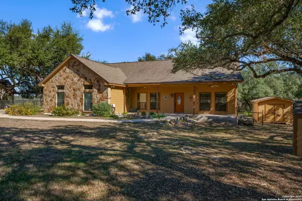 905 Cypress Pass, Spring Branch, TX 78070