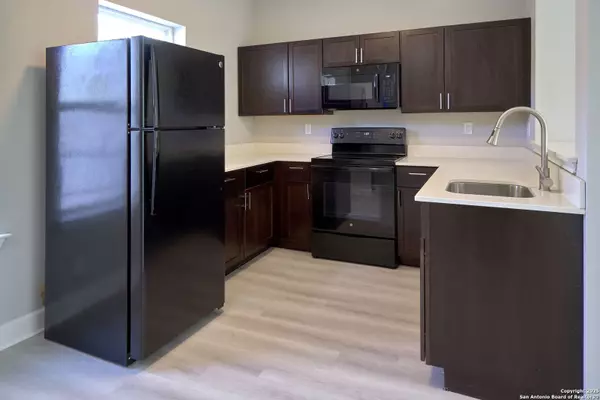 San Antonio, TX 78212-2814,503 W Kings Hwy UNIT 203