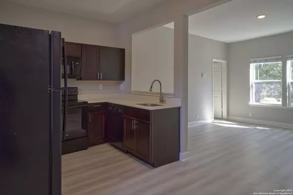 San Antonio, TX 78212-2814,503 W Kings Hwy UNIT 203