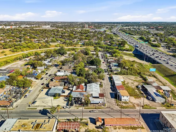 San Antonio, TX 78204,2718 Flores