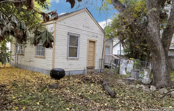 San Antonio, TX 78201,2031 W Kings