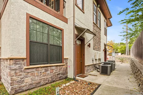 7342 Oak Manor UNIT #6202, San Antonio, TX 78229