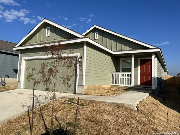 San Antonio, TX 78245,8523 Grosbeak Cove