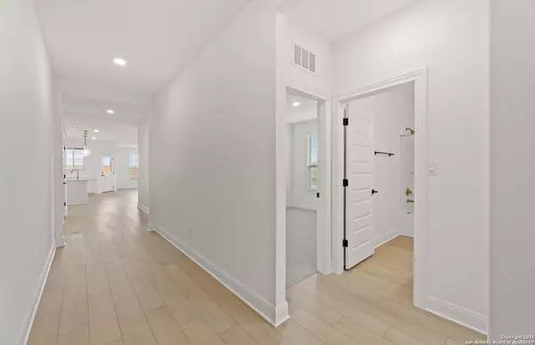 Marion, TX 78124,438 Nightingale Ave