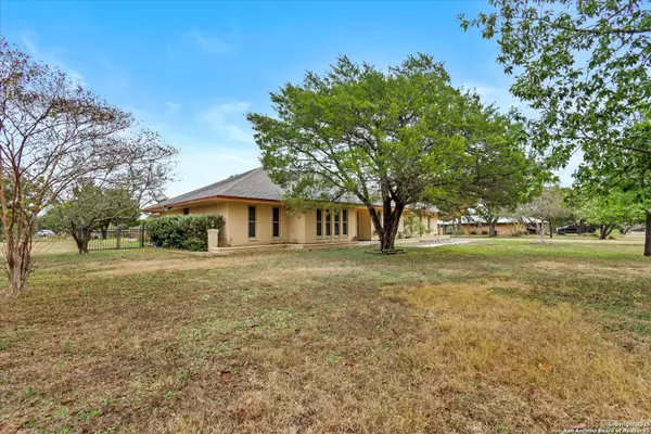 New Braunfels, TX 78132,407 Windsor Ln