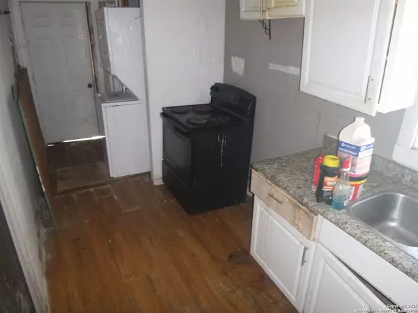 San Antonio, TX 78207,819 N Hamilton