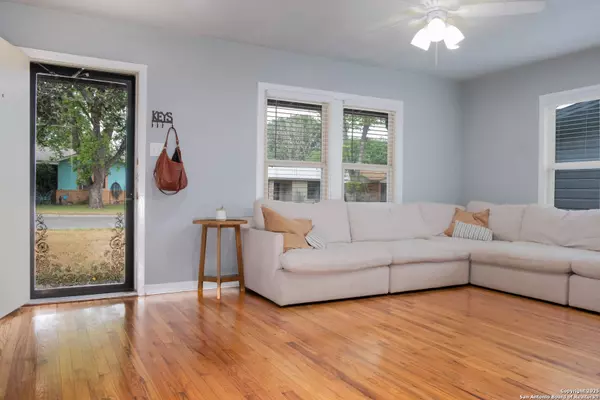 Kerrville, TX 78028,607 Leland