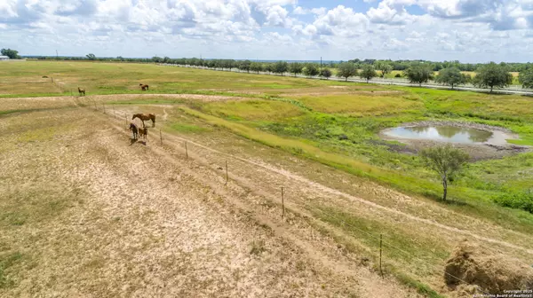 La Vernia, TX 78121,000 Annies Ln