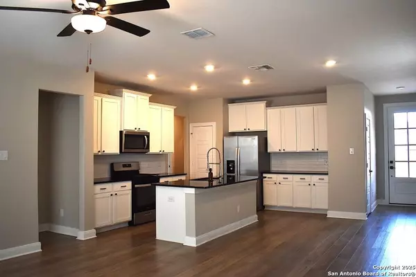 Converse, TX 78109,9210 Espadrille Run