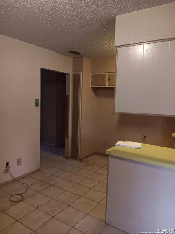 San Antonio, TX 78217,10902 lazy oaks