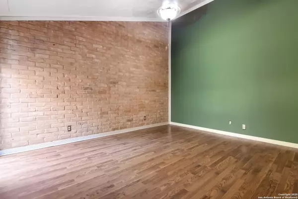 Live Oak, TX 78233,12031 Arms Way