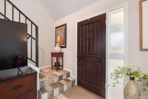 Seguin, TX 78155,163 Buckeye