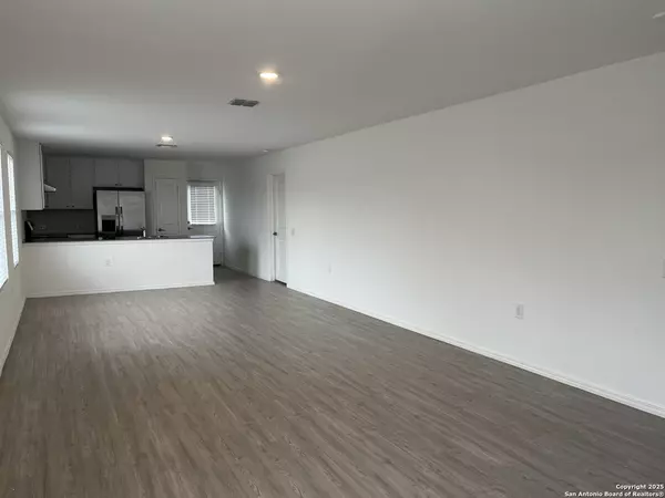 San Antonio, TX 78221,1035 JANZEN