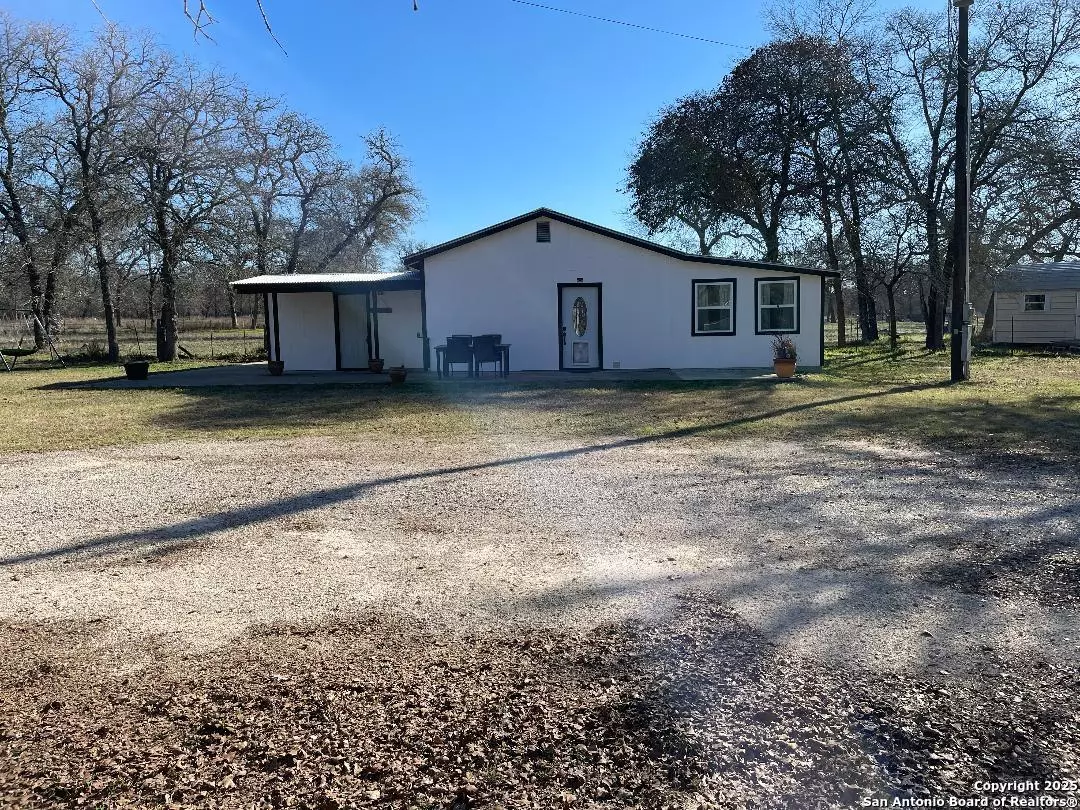 La Vernia, TX 78121,2124 Polly Ln B