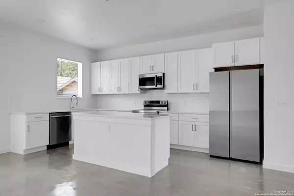 San Antonio, TX 78210,911 Piedmont Ave