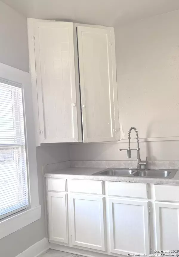 San Antonio, TX 78212,1021 Ogden UNIT 7