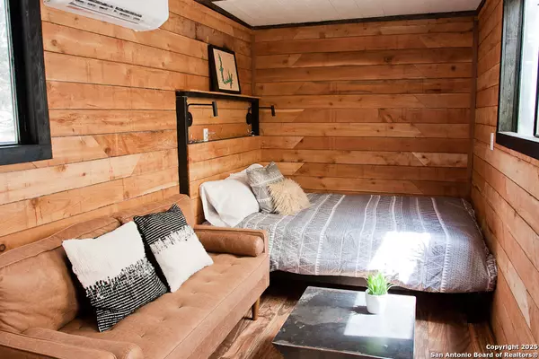 Lakehills, TX 78063,607 Mountain