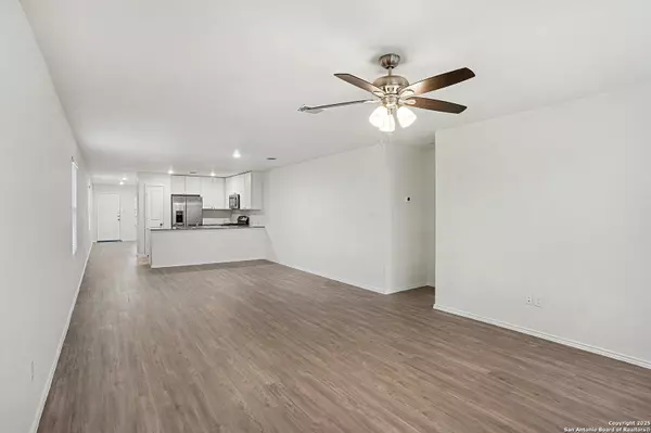 Converse, TX 78109,10402 Varmus