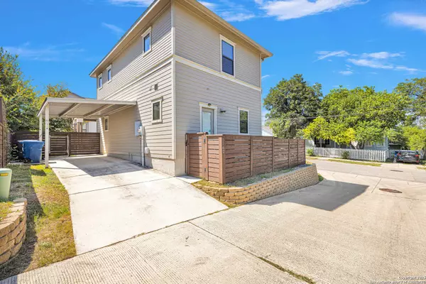 San Antonio, TX 78202,1162 N Olive St