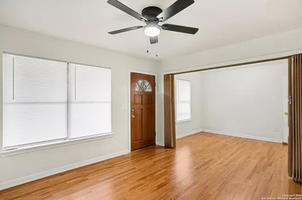 San Antonio, TX 78204,406 Floyd