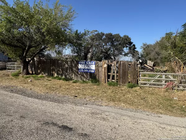 Poteet, TX 78065,2288 Royal Oaks