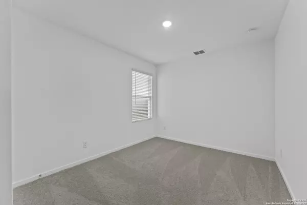 San Antonio, TX 78227,7318 Brownleaf Dr