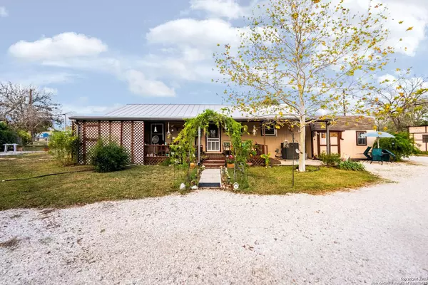 Natalia, TX 78059,256 county road 5716